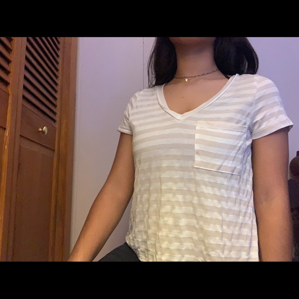 Stripped v-neck short sleeved shirt